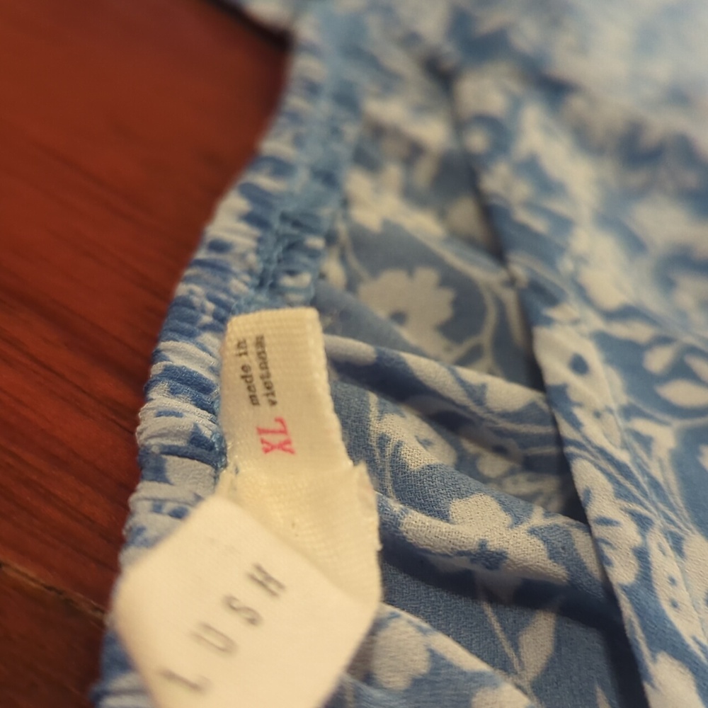 Lush Blue Floral Top W Balloon Sleeves Buttons Sweetheart Neckline & Peplum Hem - Picture 3 of 7